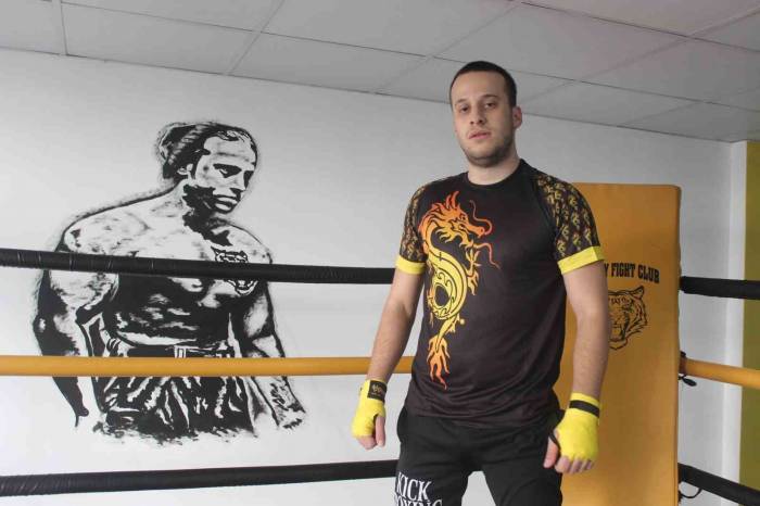 Pes Etmedi, Kırık Bilekle Avrupa Şampiyonu Oldu