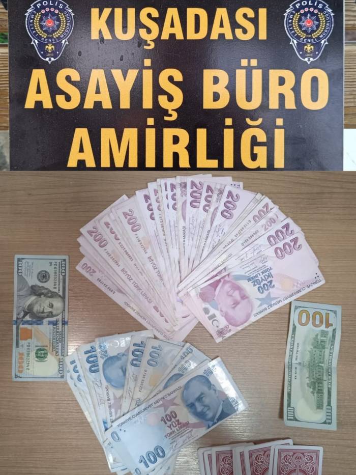 Kuşadası’nda Kumar Baskını: 8 Şahıs Suçüstü Yakalandı