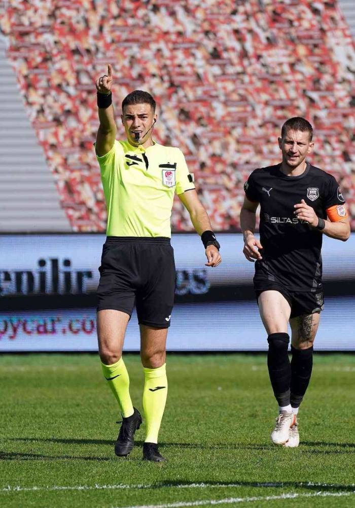 Balıkesirli Genç Hakem Süper Lig Yolunda
