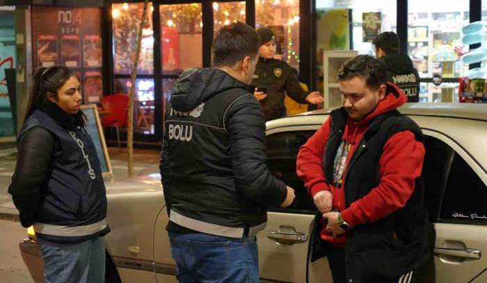 Onlarca Farklı Noktada Binlerce Araç Didik Didik Arandı