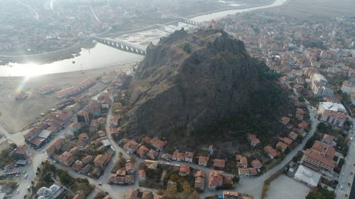 Tarihi Osmancık Kalesi’nin Çevresi Yeşil Alan Olacak