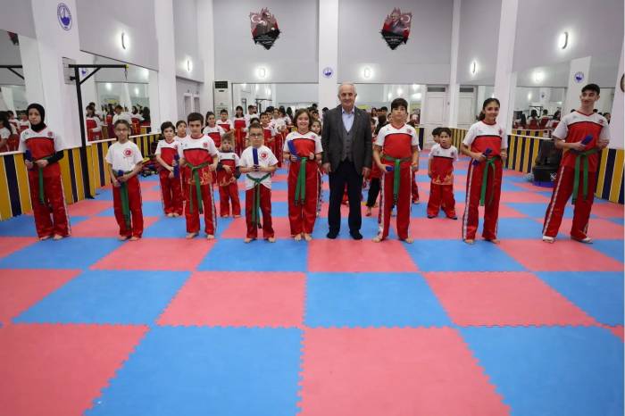 Kick Boks Sporcuları Kuşak Sevinci Yaşadı