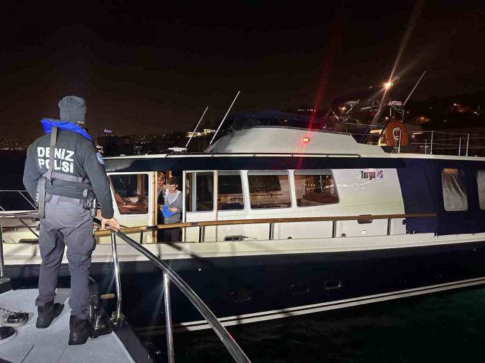 İstanbul’da ‘Huzur Uygulaması’: Boğaz’daki Tekneler Denetlendi