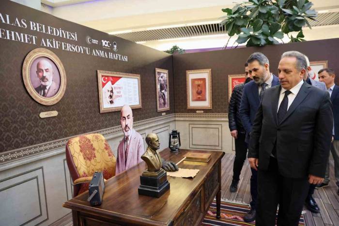 Talas, Mehmet Akif’i Sergiyle Andı