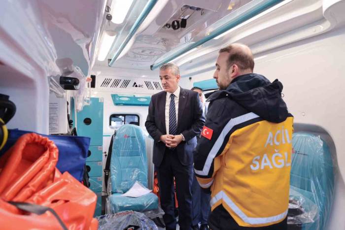 Mardin’de 4 Yeni Ambulans Hizmete Girdi