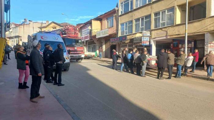 Sinop’ta İntihar Girişimini Belediye Başkanı Engelledi