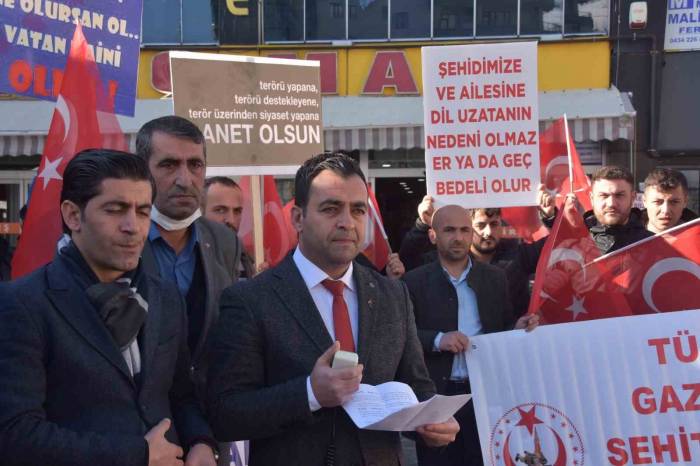 Gaziler Ve Şehit Aileleri Vakfı Hdp Önünde Basın Açıklaması Yaptı