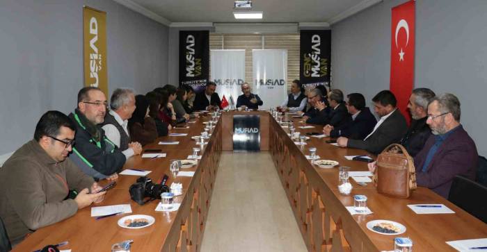 Van’da ‘Kariyer Planlama Ve İngiltere’de Eğitim’ Semineri