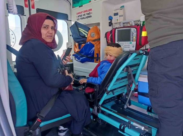 Muradiye’de Hasta Kurtarma Operasyonu