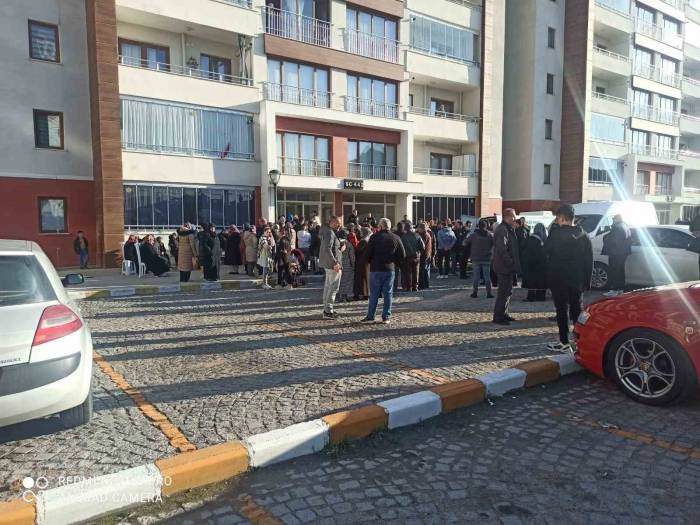 Başkent’te Bekçi Eşini Öldürüp İntihar Etti