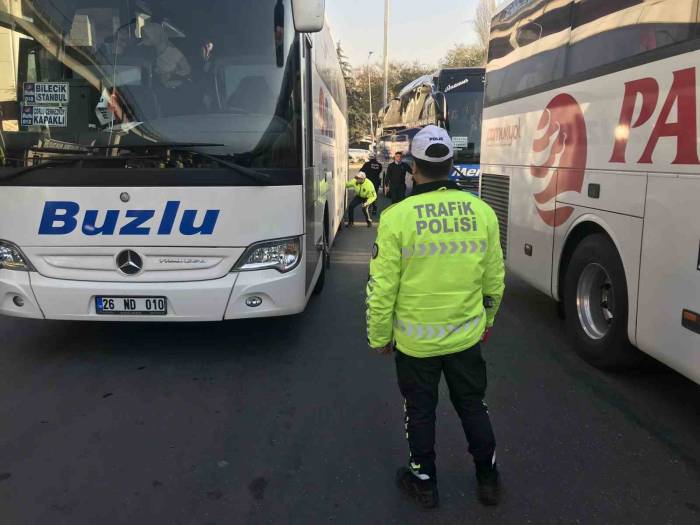 15 Temmuz Demokrasi Otogarı’nda Kış Lastiği Ve Emniyet Kemeri Denetimi