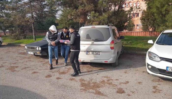 Uyuşturucu Madde İle Yakalanan Şüpheli Adli Kontrolle Serbest Bırakıldı