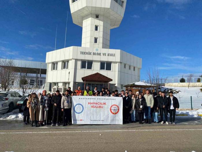 Sivil Havacılık Yüksekokulu Öğrencilerine Havalimanında Teorik Eğitim