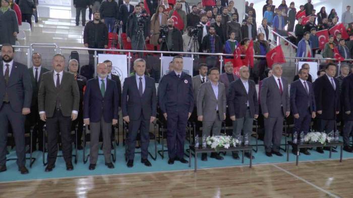 Vali Çiçek: “Hiçbir Gencimizi Yalnız, Hiçbir Çocuğumuzu Kimsesiz Bırakmayacağız”