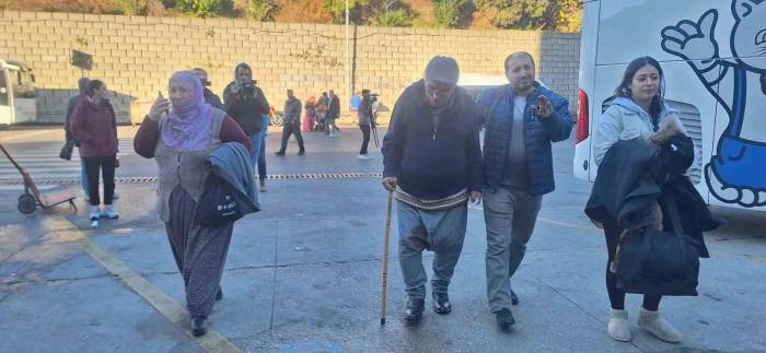Kuzey Marmara Otoyolu’ndaki Katliam Gibi Kazada Dehşeti Yaşayan Yolcular İstanbul’a Getirildi