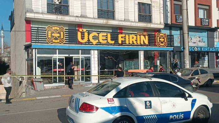 Ustası İle Kavga Eden Çırak İle Arkadaşları Tabancayla Ateşederek Ustasını Yaraladı