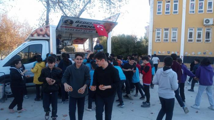 Milaslı Vatandaş Şehitler İçin Lokma Hayrı Yaptı