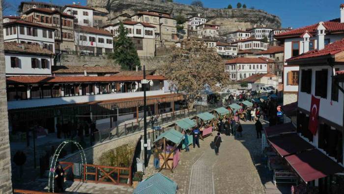 Esnafa Nefes Aldıracak Yılbaşı Panayırı Kuruldu