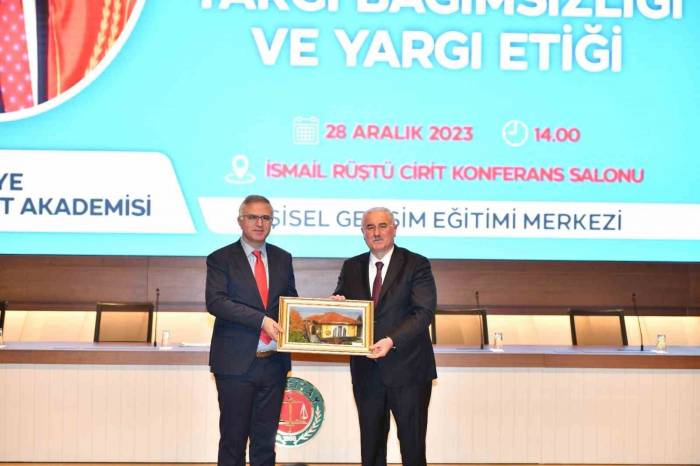 Yargıtay Başkanı Akarca “Akademi Söyleşileri” Programına Katıldı