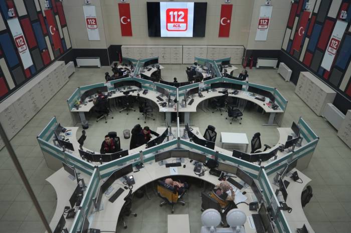 112’ye Gelen Çağrılar Pes Dedirtti: “Alkollü Vatandaş Mezarlıktan Arayarak "Etrafımda Bir Sürü Ölü Var"