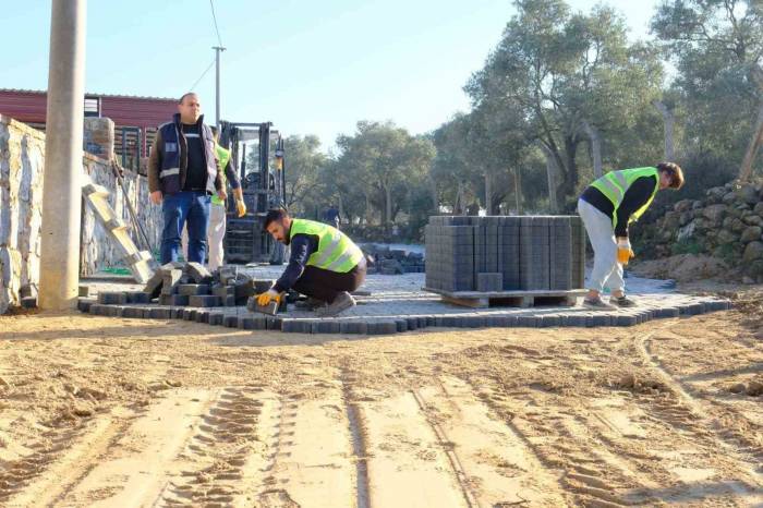 Büyükşehir Belediyesi’nden Germencik’te Yol Yapım Çalışması