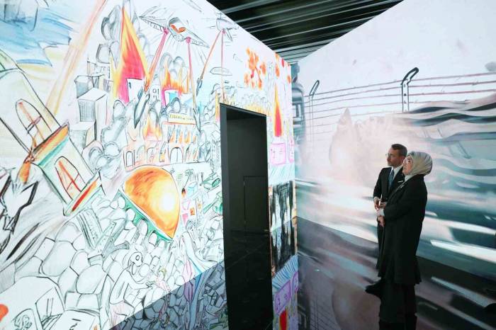 Emine Erdoğan “Kurşun Geçirmez Düşler: Gazzeli Çocuk Ressamlar Sergisi”ni Ziyaret Etti