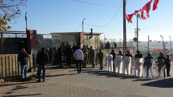 Diyarbakır’da Öğrencilerin Kavgasına Veliler De Dahil Oldu, Polis Ve Jandarma Müdahale Etti