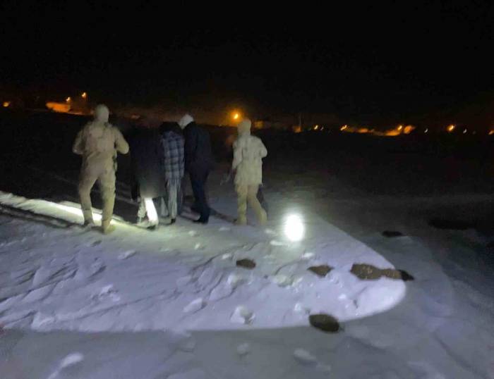 Kaybolan Kız Çocuğu Jandarma Ekiplerince Bulundu