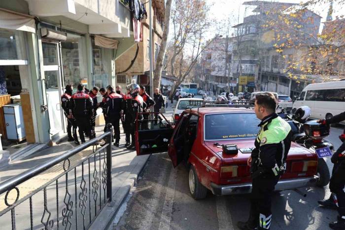 Kahramanmaraş’ta ‘Dur’ İhtarına Uymayan Sürücüye Ceza