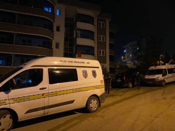 Ablasıyla Birlikte Yaşadığı Evde Ölü Bulundu