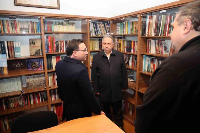 Vali Çiçek, ’çanakkale’den Cumhuriyete 100. Yıl’ Sergisi’nde