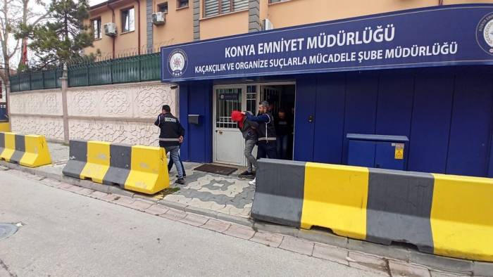 Bakıcısı Yaşlı Adama Boş Senet İmzalattı, Ölünce 2,5 Milyonluk Senetler İcraya Verildi