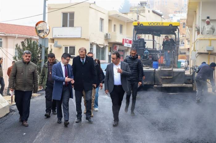 Savur’da Yol Asfaltlama Çalışmaları Devam Ediyor