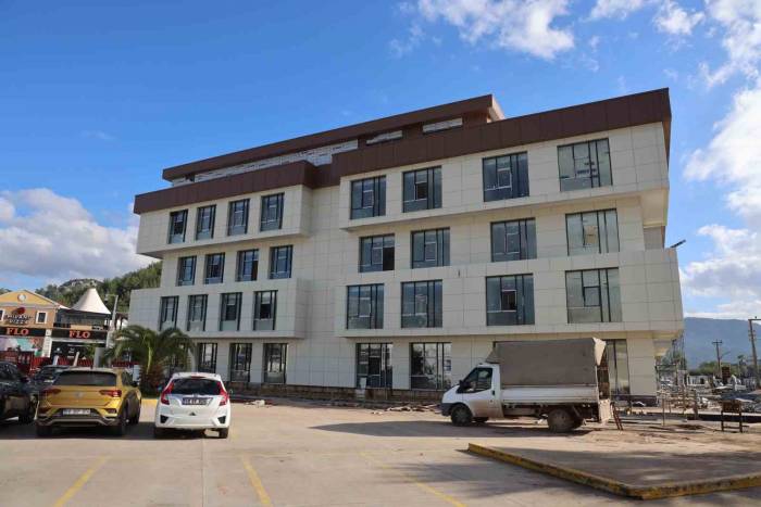 Marmaris’te Yeni Belediye Binası Yüzde 95 Tamamlandı
