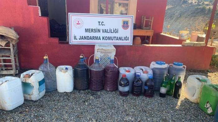 Mersin’de 325 Litre Sahte İçki İle Kaçak Makaron Ele Geçirildi