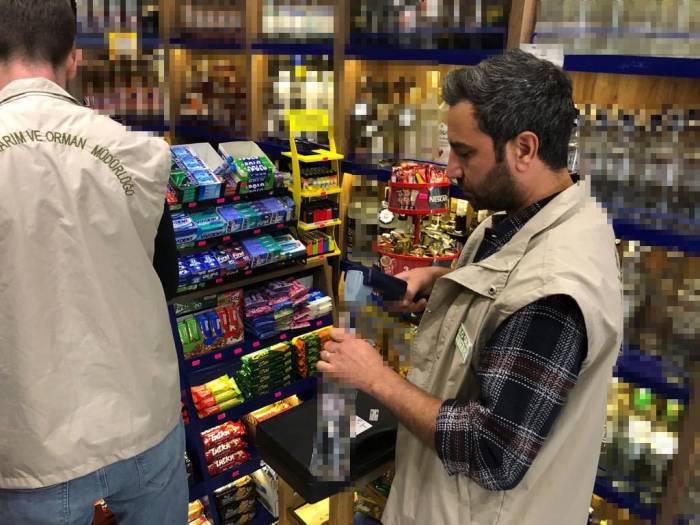 Şişli’de Yılbaşı Öncesi Kaçak Alkol Denetimi: Alkol Satışı Yapan Yerler Tek Tek Denetlendi
