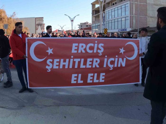 Erciş’te ’şehitleri Anma Ve Teröre Lanet’ Yürüyüşü Yapıldı