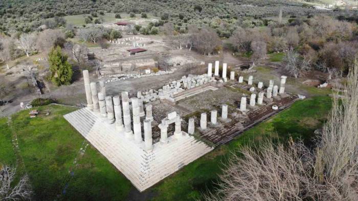 Apollon Smintheus Tapınağı’nda Yeni Kazı Alanları Jeoradarla Belirleniyor