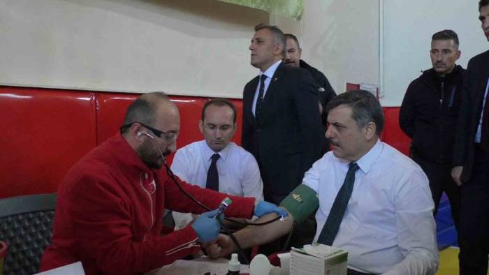 Vali Çiftçi: “Kan Bağışıyla Sağlığın Şükrünü İfa Ederiz”