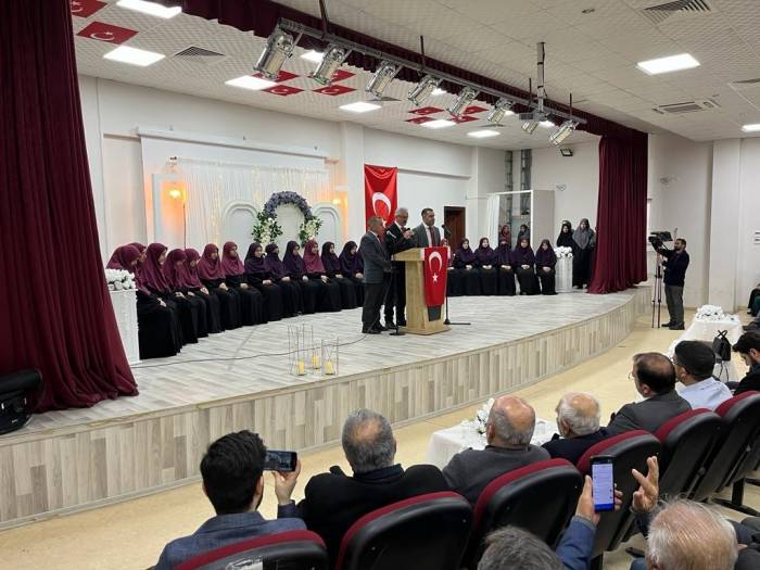 Adilcevaz’da 24 Hafız İçin Hafızlık İcazet Merasimi Düzenlendi