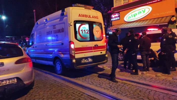 Kız Arkadaşıyla Yolda Yürürken Husumetlisi Tarafından Bıçaklandı