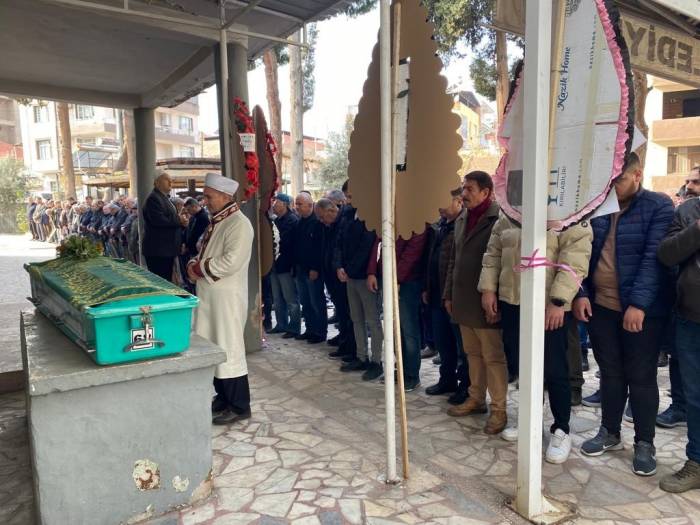 Doğum Gününde Toprağa Verildi
