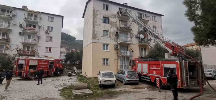 Menteşe’de Korkutan Ev Yangını