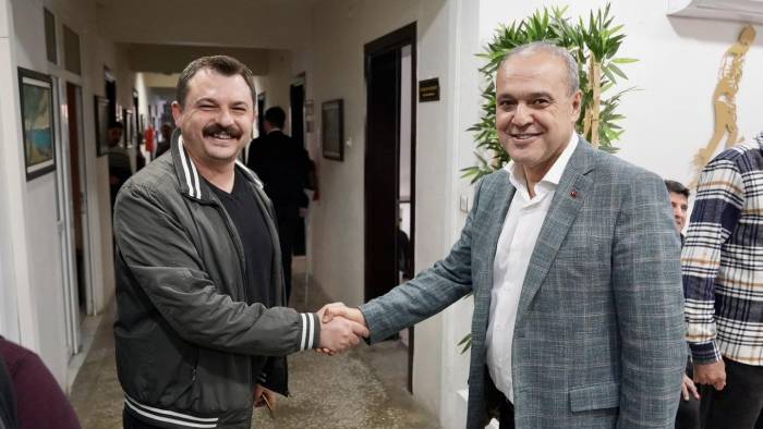 Başkan Uzundemir Personelinin Yeni Yılını Kutladı