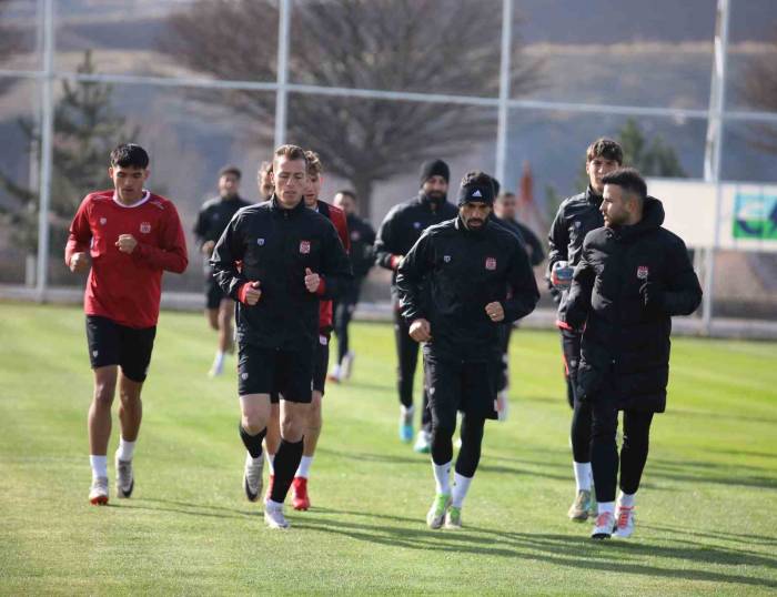 Sivasspor’da Kayserispor Maçı Hazırlıkları Sürüyor