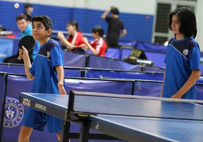 Masa Tenisinde Ödüller Sahiplerini Buldu