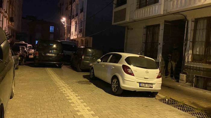 Evini Dikizlediğini İddia Eden Komşusunun Evine Pompalı Tüfekle Mermi Yağdırdı... Korku Dolu Anlar Kamerada