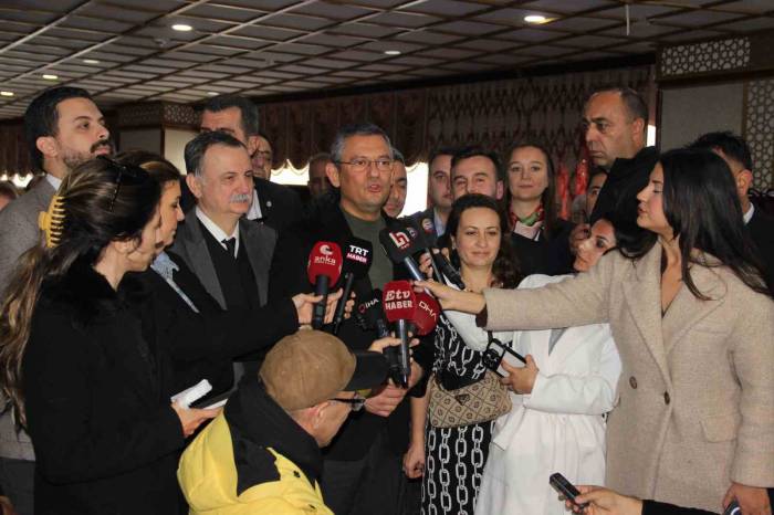 Chp Genel Başkanı Özel’den Fenerbahçe Ve Galatasaray’a Tebrik