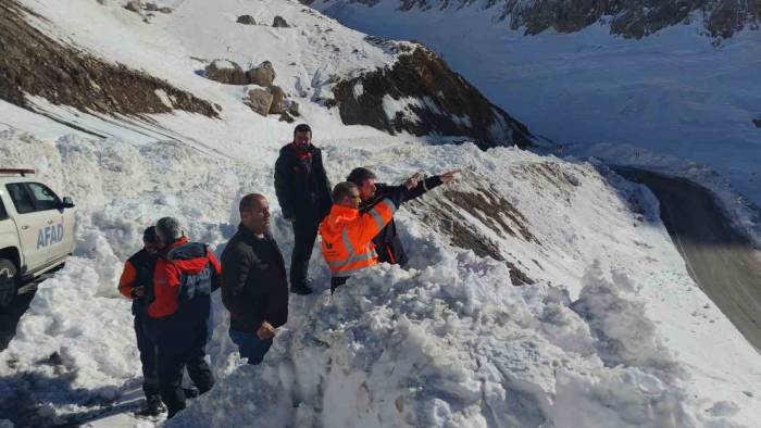 Van-bahçesaray Pazartesi’ye Kadar Kapalı