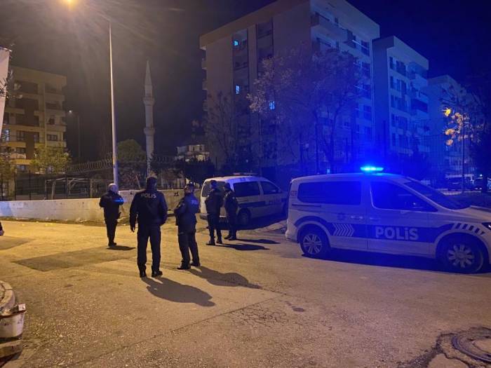 Ceyhan’da Baba Ve Oğula Silahlı Saldırı: 1 Ölü